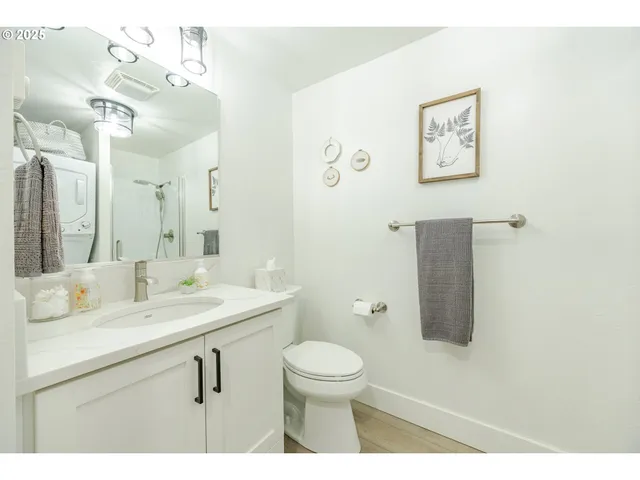 $319,000 | 650 Harlow Road, Unit 209, Springfield, OR 97477