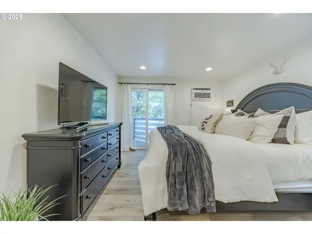 $319,000 | 650 Harlow Road, Unit 209, Springfield, OR 97477