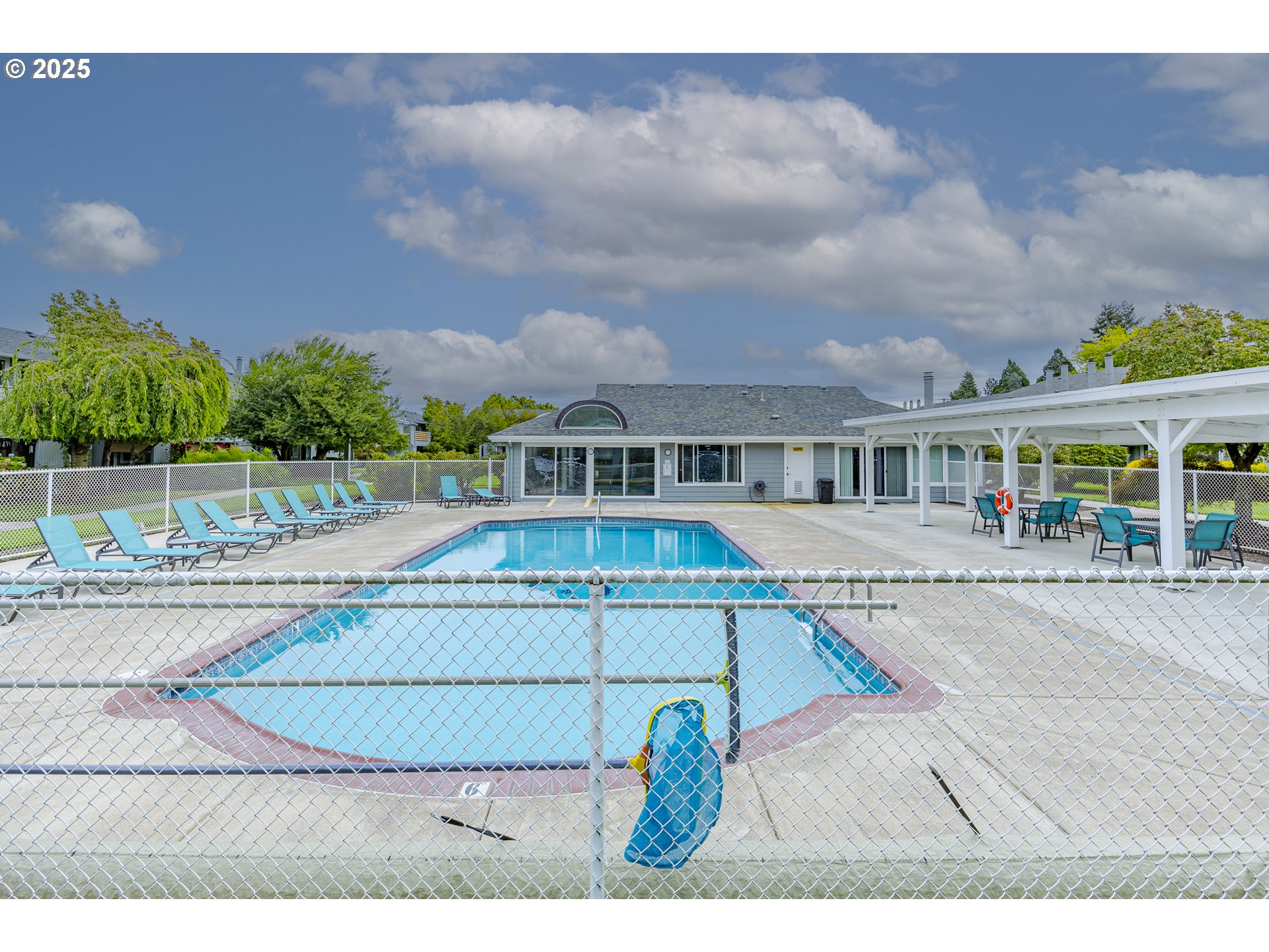 650 Harlow Road, Unit 209 Springfield, OR 97477 - Photo 34 of 36