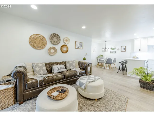 $319,000 | 650 Harlow Road, Unit 209, Springfield, OR 97477