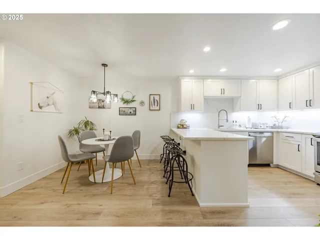 $319,000 | 650 Harlow Road, Unit 209, Springfield, OR 97477