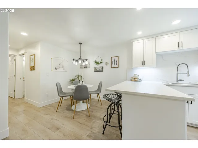 $319,000 | 650 Harlow Road, Unit 209, Springfield, OR 97477