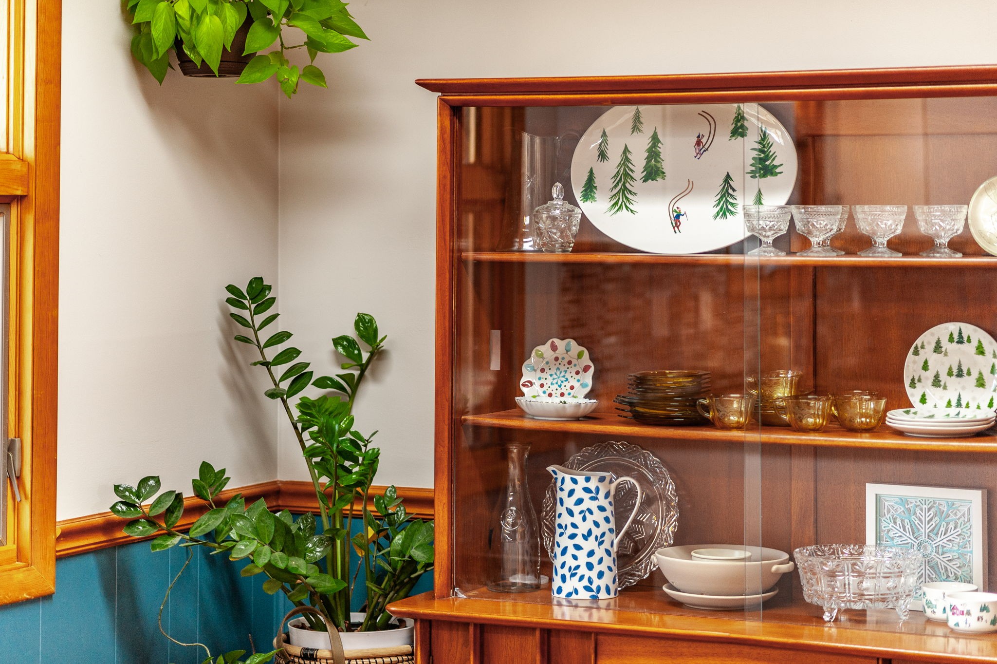 705 Ronnie Road Madison, TN 37115 - Photo 19 of 65 a vase of flowers sitting on a table