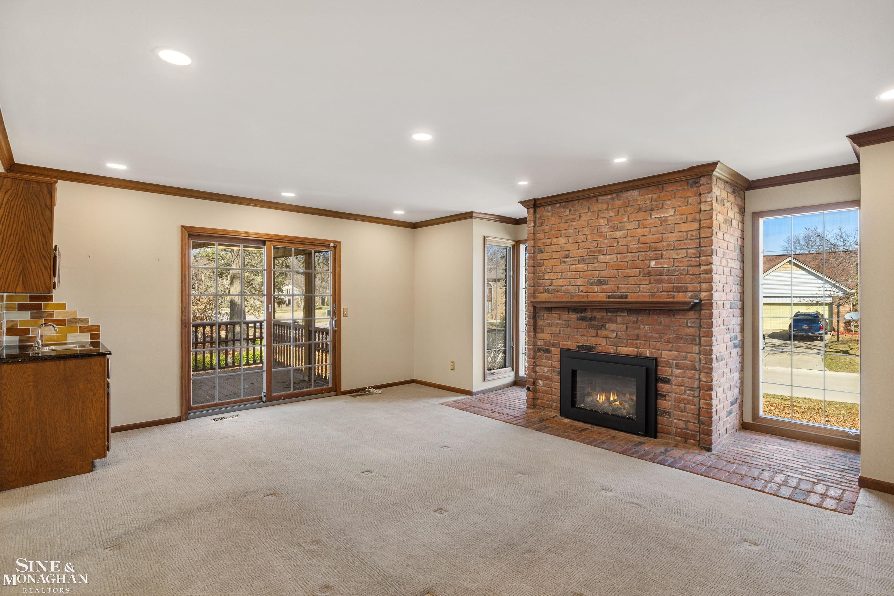610 Deerfield Court Rochester, MI 48309 - Photo 15 of 55 50169343-66640258-3a15-43ec-b7c5-1094fa94f645.JPG