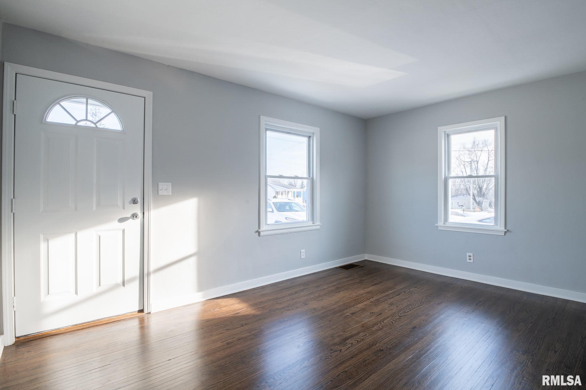 303 Timberlan Road Metamora, IL 61548 - Photo 4 of 47 Gallery Image 4