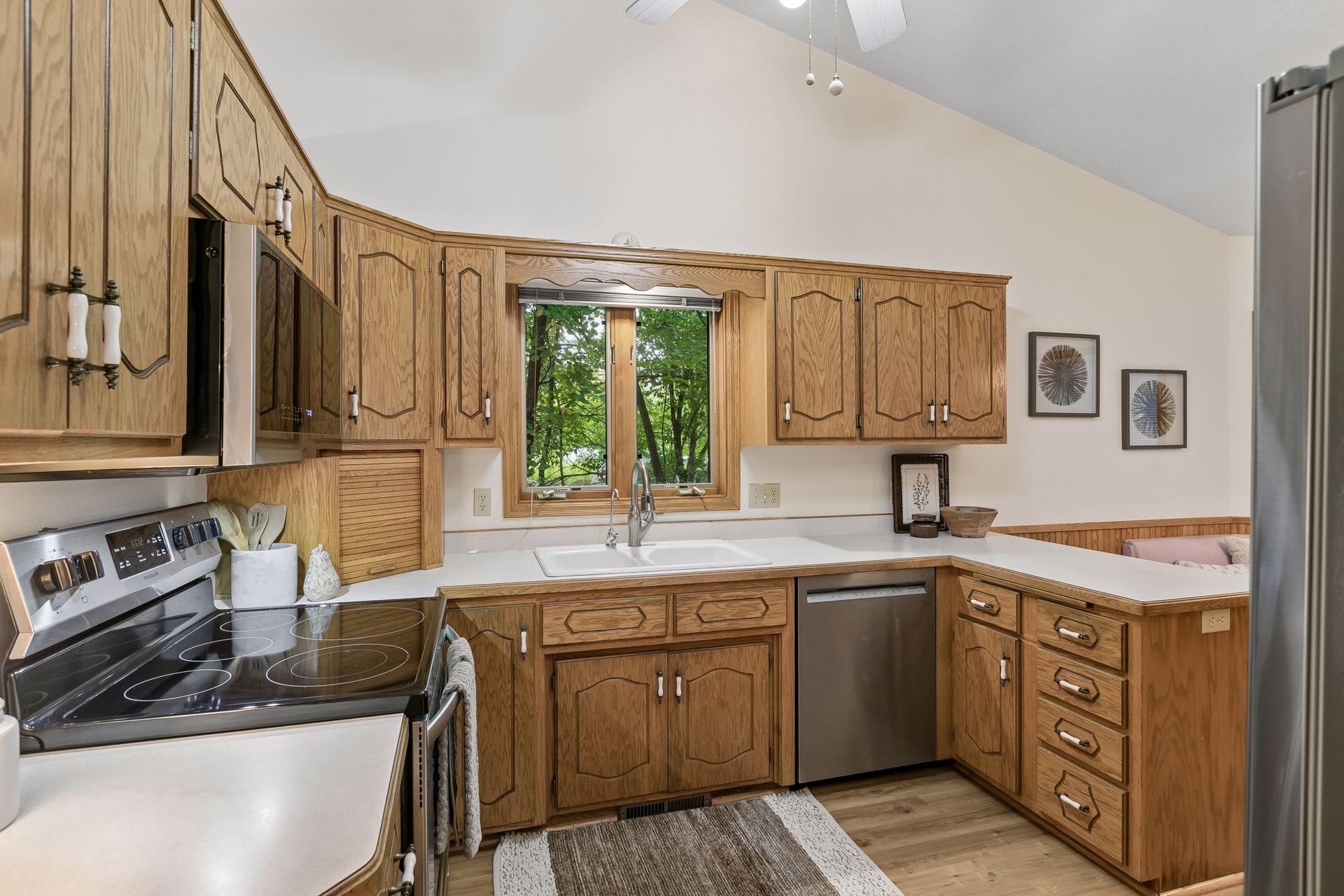 695 Emerald Ridge Roseville, MN 55113 - Photo 13 of 44 Gallery Image 13