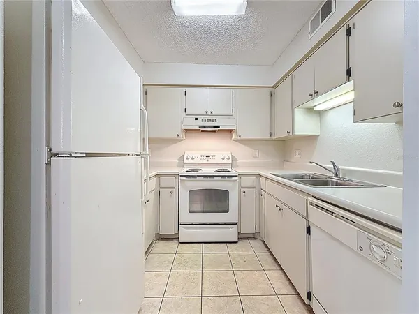 $135,000 | 2690 Coral Landings Boulevard, Unit 516, Palm Harbor, FL 34684