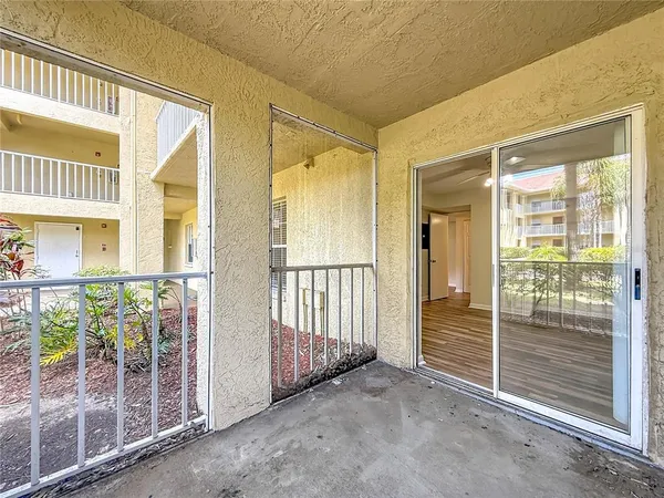 $135,000 | 2690 Coral Landings Boulevard, Unit 516, Palm Harbor, FL 34684