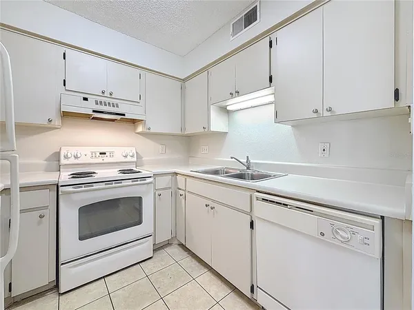 $135,000 | 2690 Coral Landings Boulevard, Unit 516, Palm Harbor, FL 34684