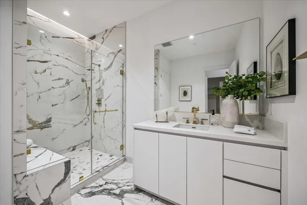 $2,575,000 | 2323 San Felipe Street, Unit 901, Houston, TX 77019