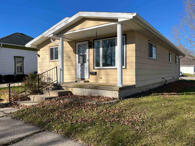 $199,900 | 1027 Prairie Avenue, Hillsboro, WI 54634