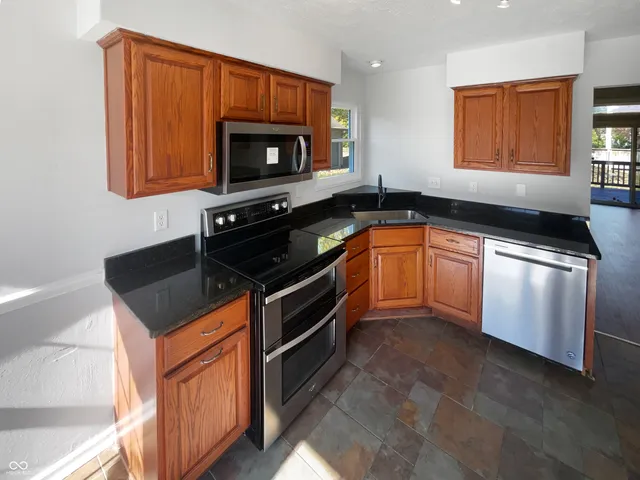 $320,000 | 6880 Cherry Blossom E Drive, Fishers, IN 46038