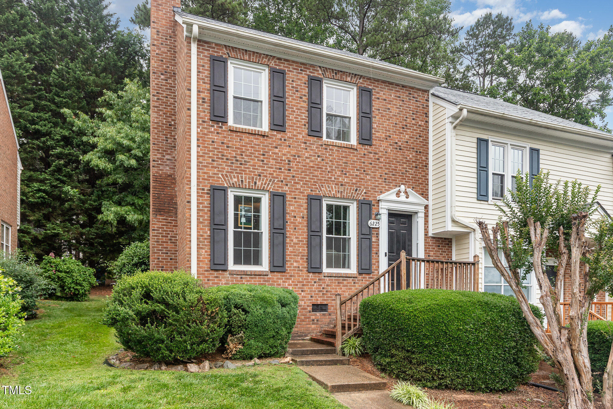 6225 Waterside Lane Raleigh, NC 27613 - Photo 2 of 22 002_4-edit_697