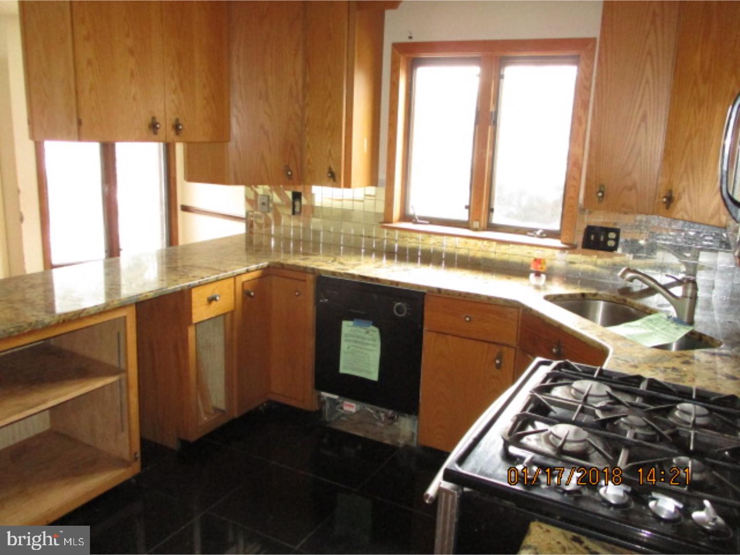 313 Barnsboro Road Sewell, NJ 08080 - Photo 9 of 19