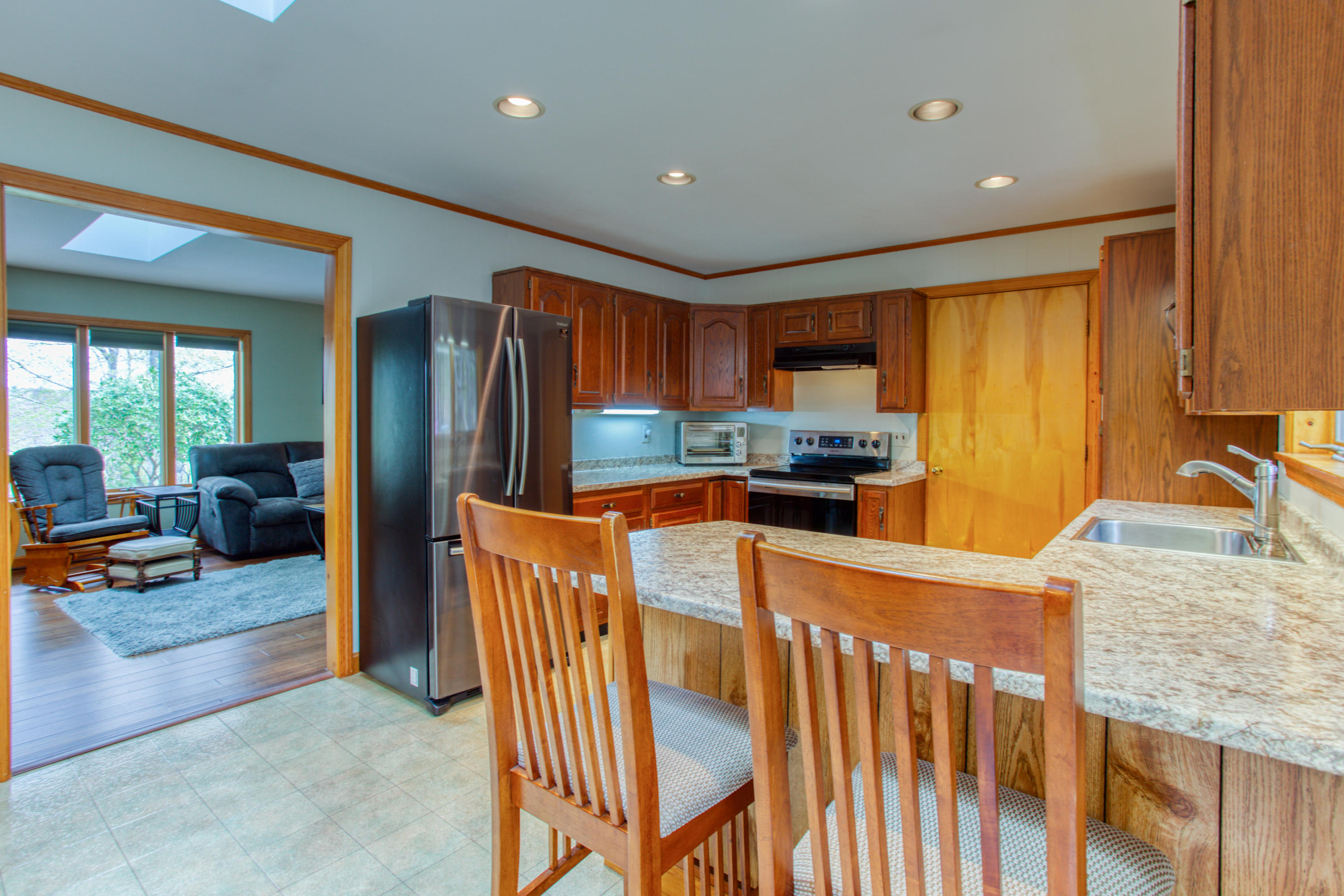 9 Cliff Road Boothbay, ME 04537 - Photo 6 of 22 4