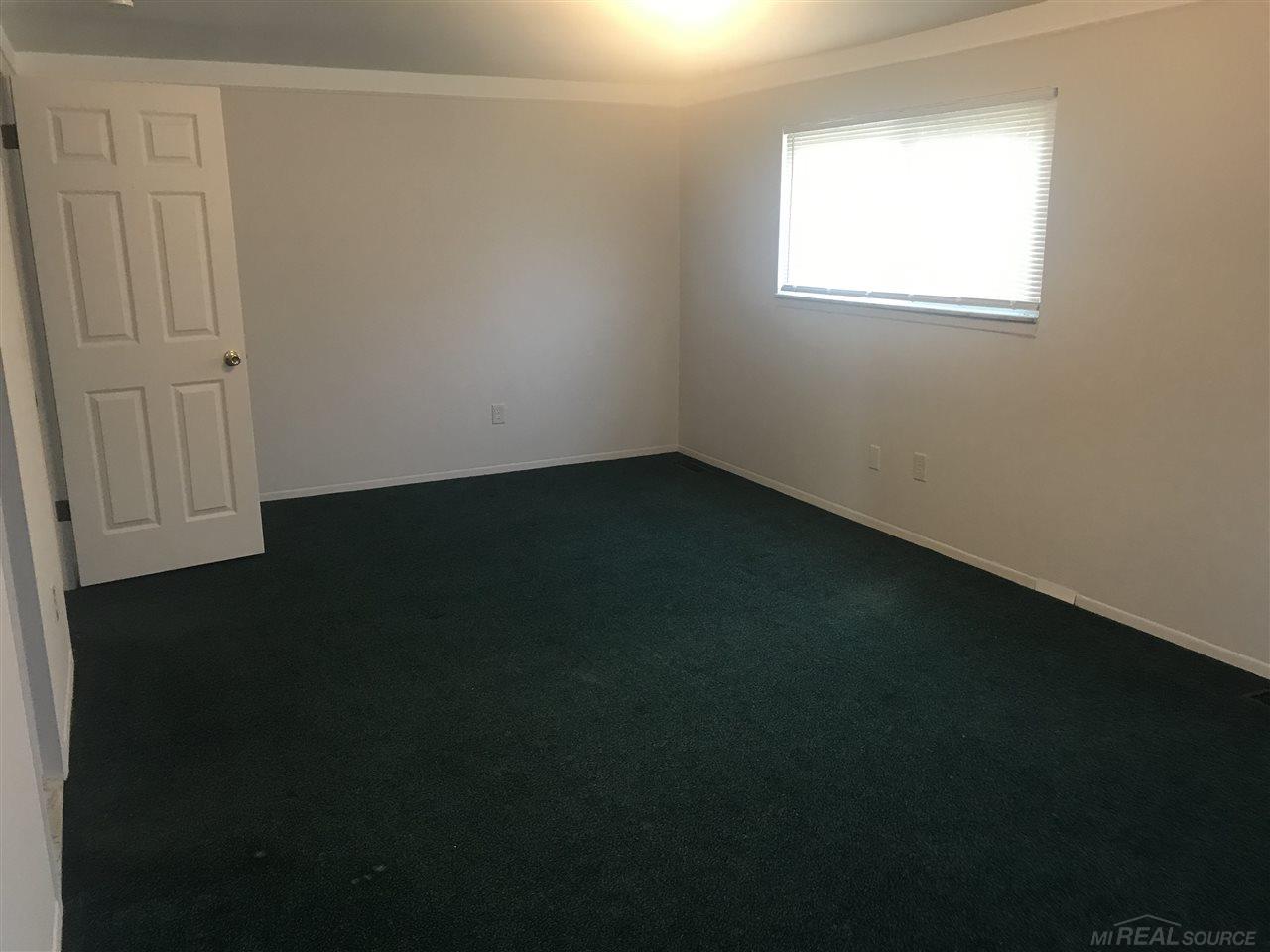 31697 Ryan Road Warren, MI 48092 - Photo 13 of 16