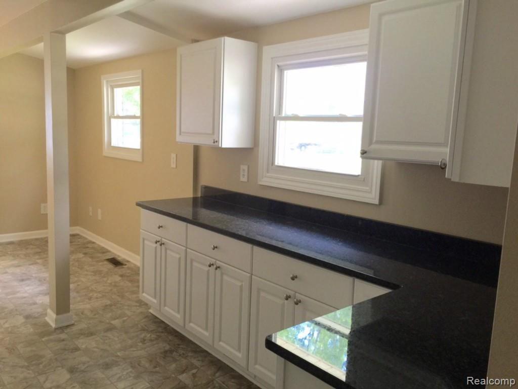 428 Gamma Road Walled Lake, MI 48390 - Photo 13 of 42 FullSizeRender (4).jpg