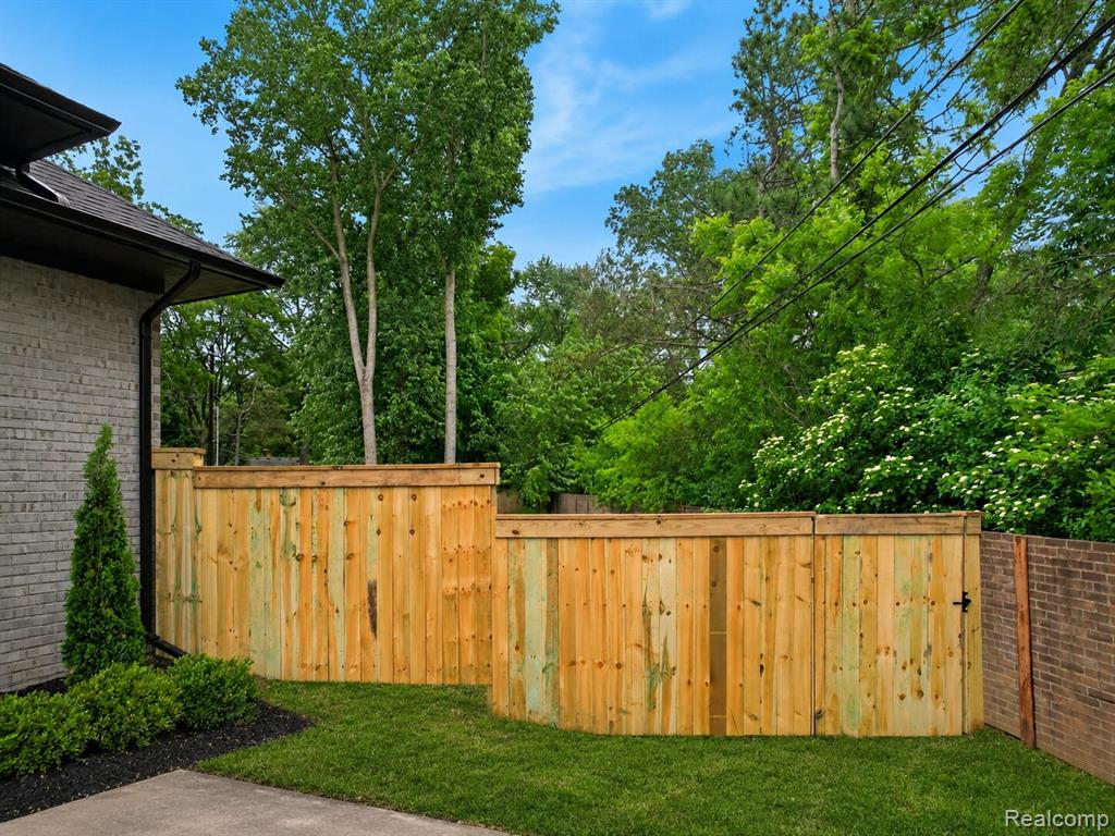 31130 Lahser Road Beverly Hills, MI 48025 - Photo 43 of 50