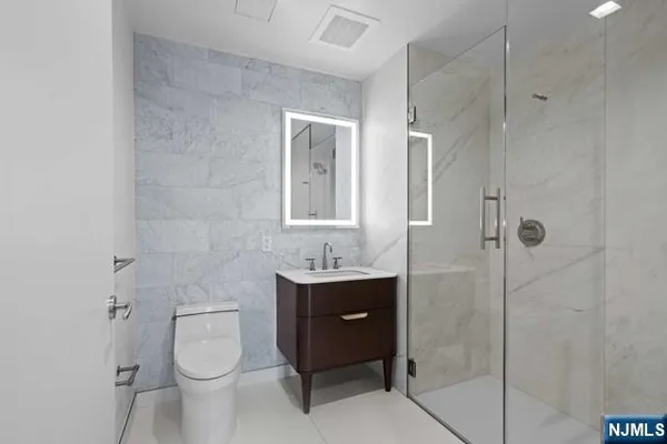 $4,750 | 320 Adolphus Avenue, Unit 404, Cliffside Park, NJ 07010