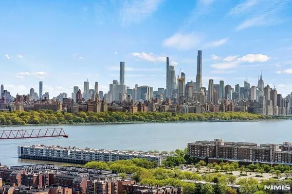 $4,750 | 320 Adolphus Avenue, Unit 404, Cliffside Park, NJ 07010