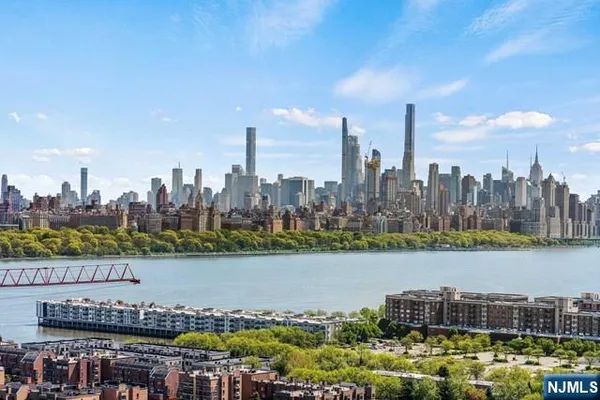 $4,750 | 320 Adolphus Avenue, Unit 404, Cliffside Park, NJ 07010