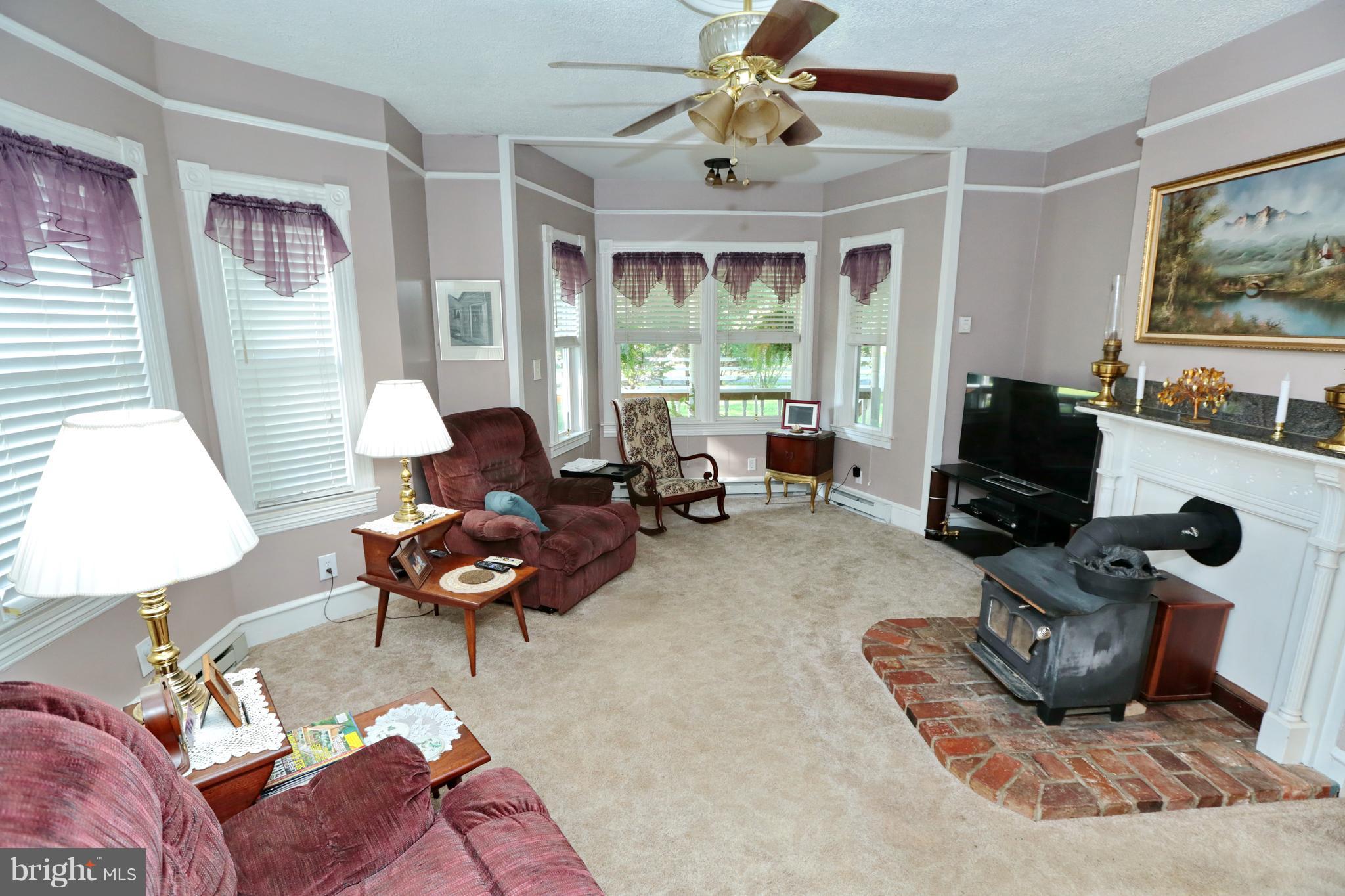 2010 Liverpool Point Road Nanjemoy, MD 20662 - Photo 13 of 35 Family Room