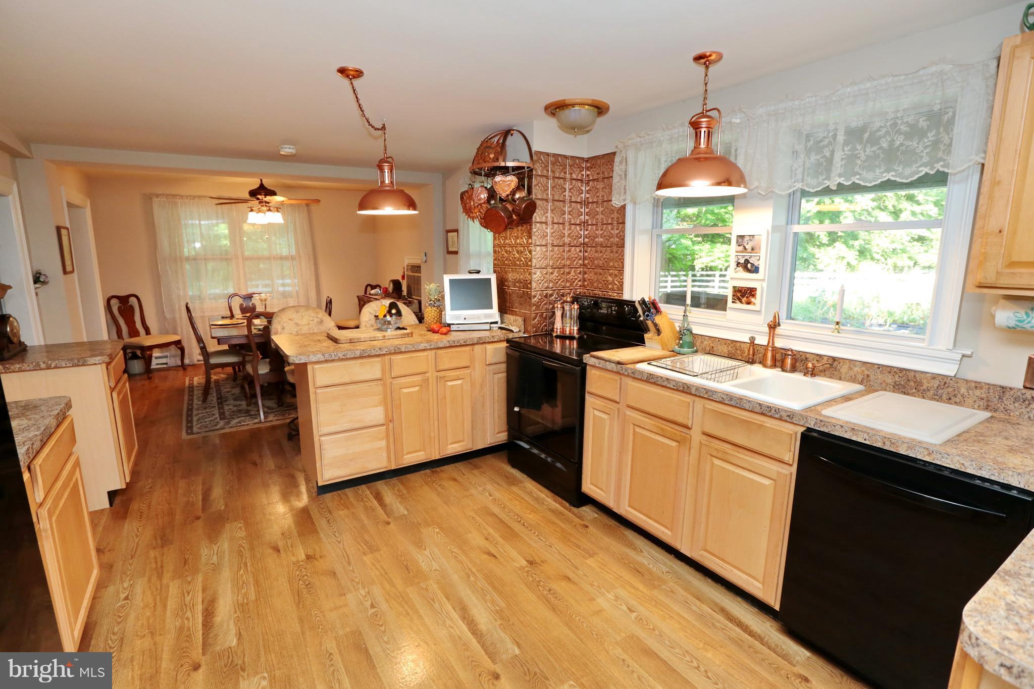 2010 Liverpool Point Road Nanjemoy, MD 20662 - Photo 3 of 35 Kitchen