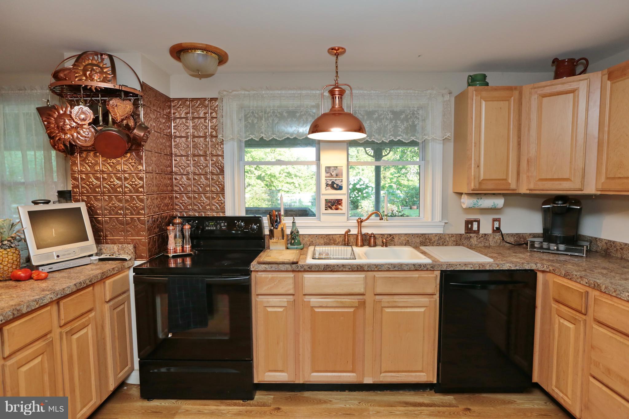 2010 Liverpool Point Road Nanjemoy, MD 20662 - Photo 10 of 35 Kitchen