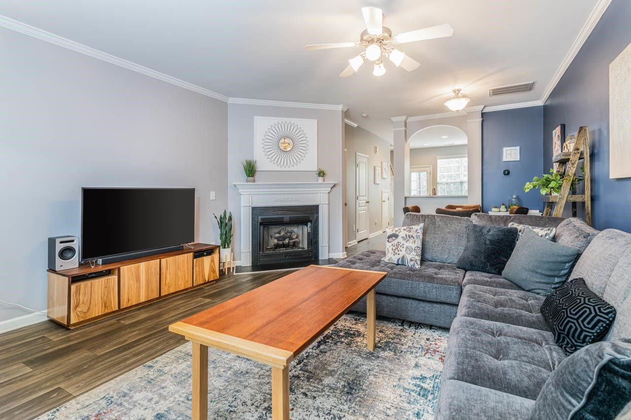 7833 Silverthread Lane Raleigh, NC 27617 - Photo 6 of 32 Living Room