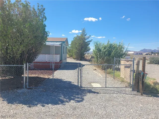 $1,700 | 1060 South Bunch Street, Pahrump, NV 89048