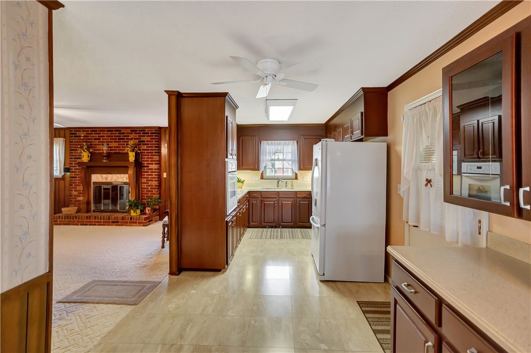 302 Broadway Lake Road Anderson, SC 29621 - Photo 17 of 39 Kitchen