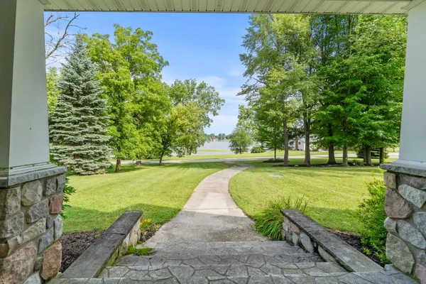 $879,000 | 11580 East 565 North, Orland, IN 46776