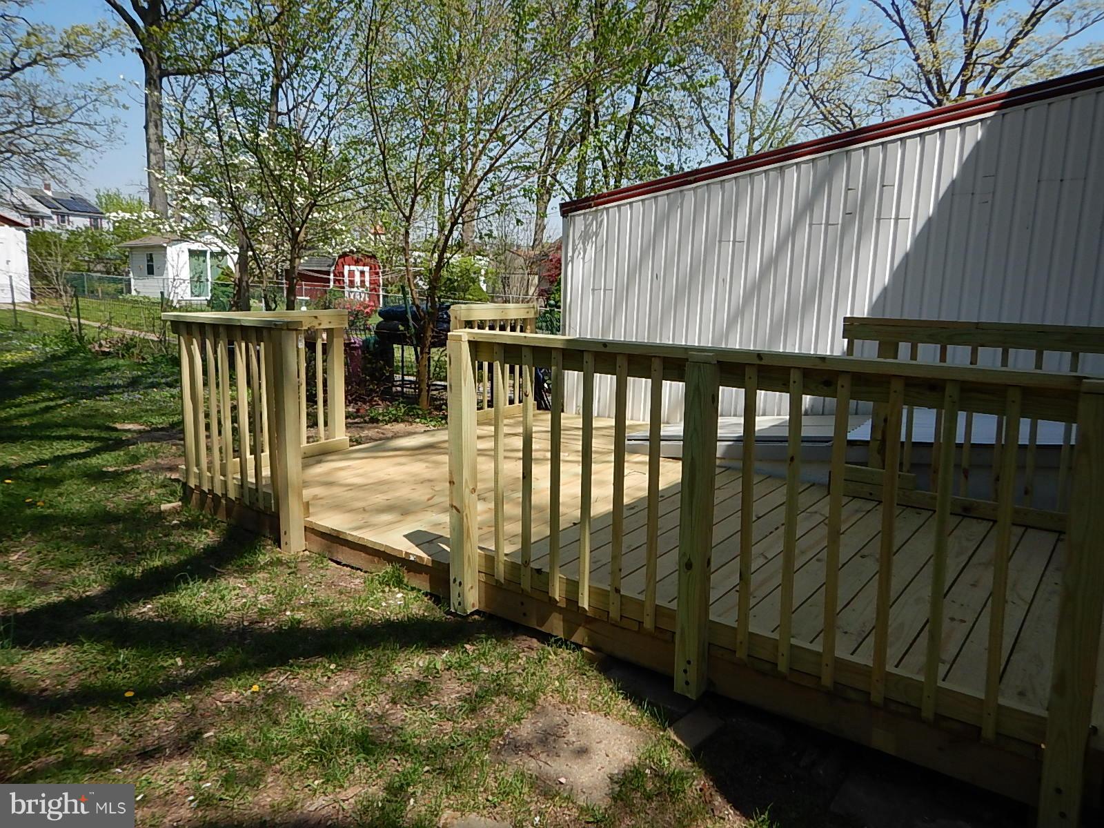 1642 Naturo Road Towson, MD 21286 - Photo 3 of 18 Deck in back yard