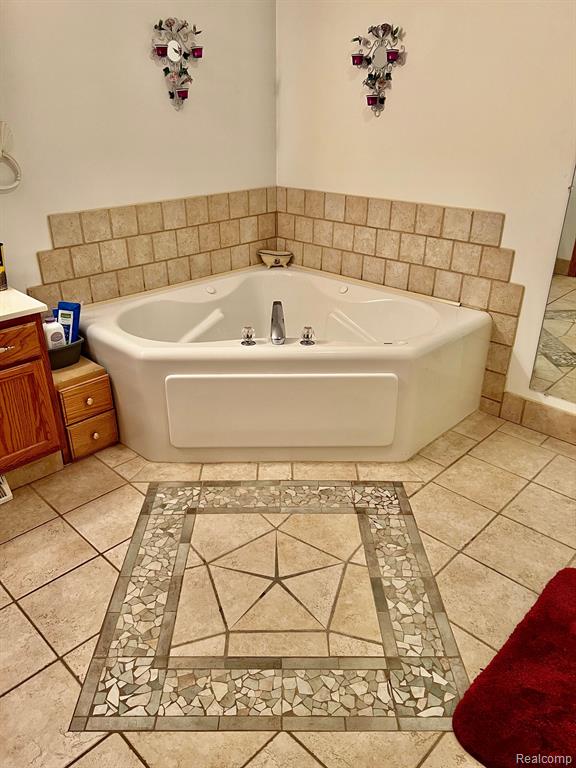 2460 Beach Road Port Huron, MI 48060 - Photo 14 of 18