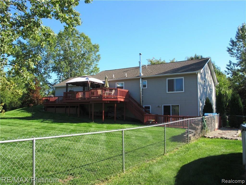 2601 Crooked Lake Road Howell, MI 48843 - Photo 27 of 30 IMG_1110.JPG