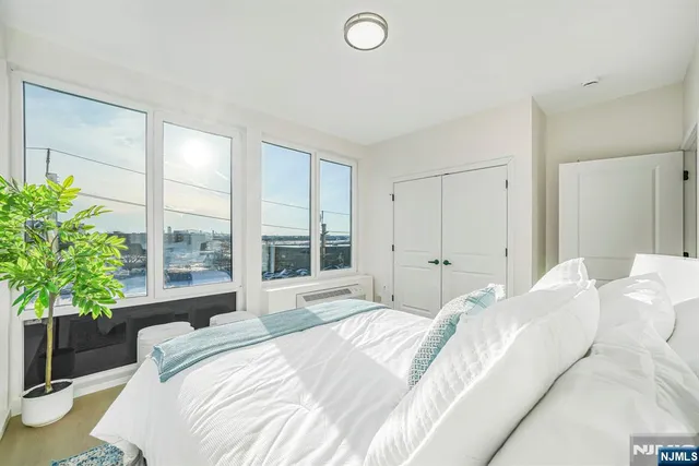 $3,199 | 1 Mallory Avenue, Unit 506, Jersey City, NJ 07305