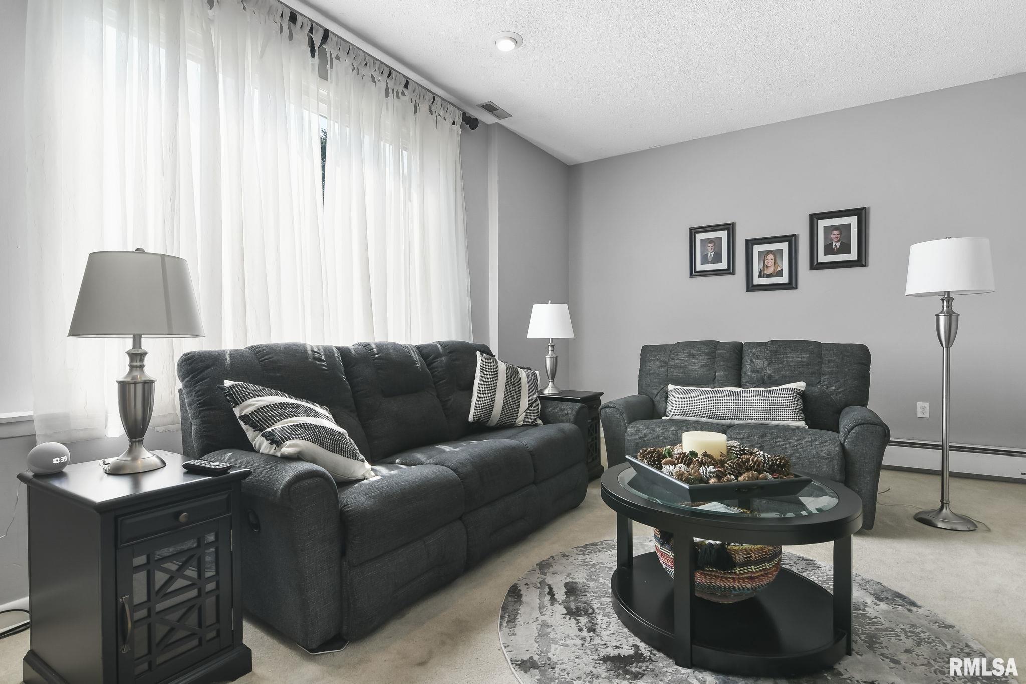 40 Arabian Spur Springfield, IL 62702 - Photo 2 of 39