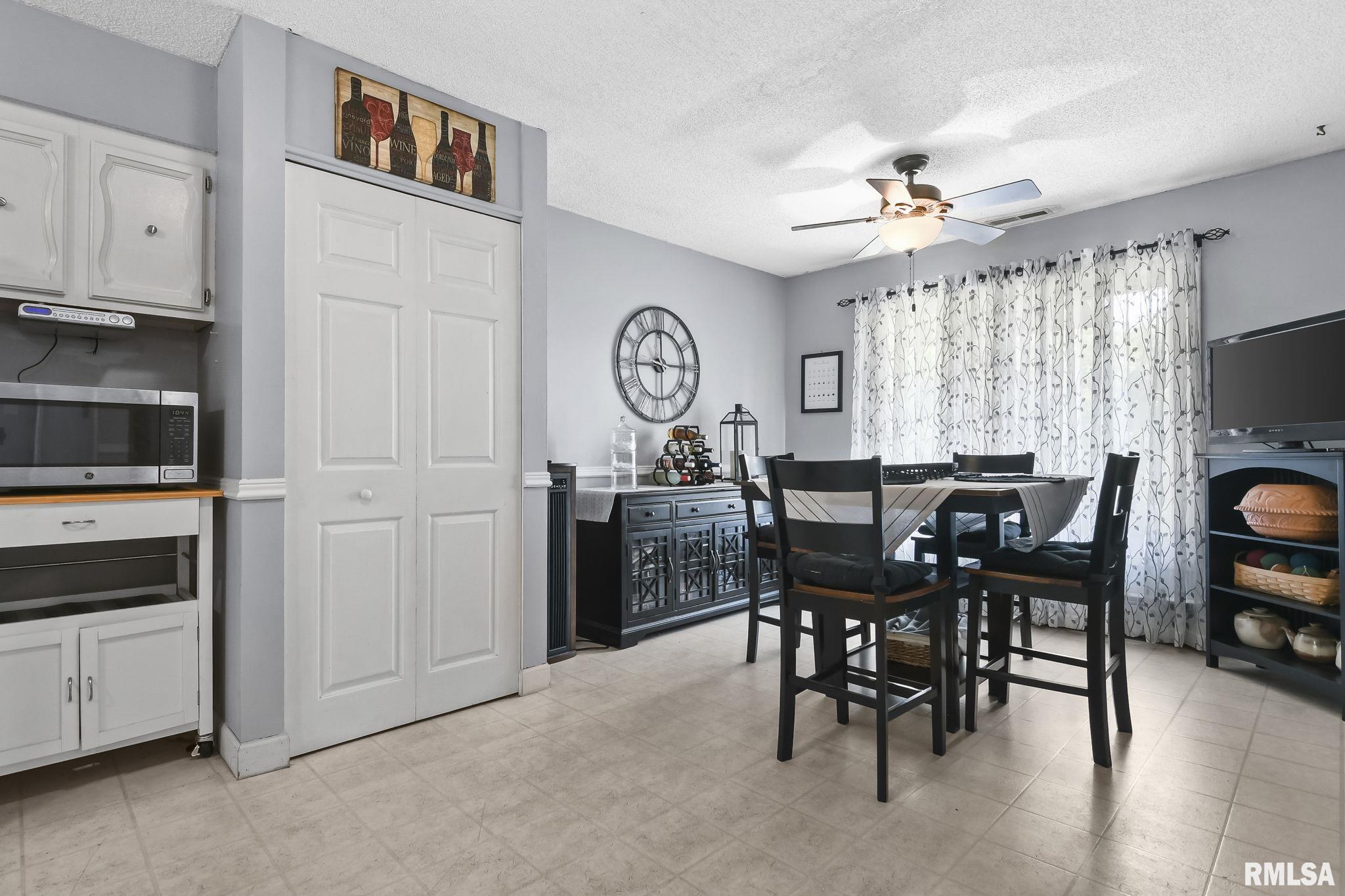 40 Arabian Spur Springfield, IL 62702 - Photo 9 of 39