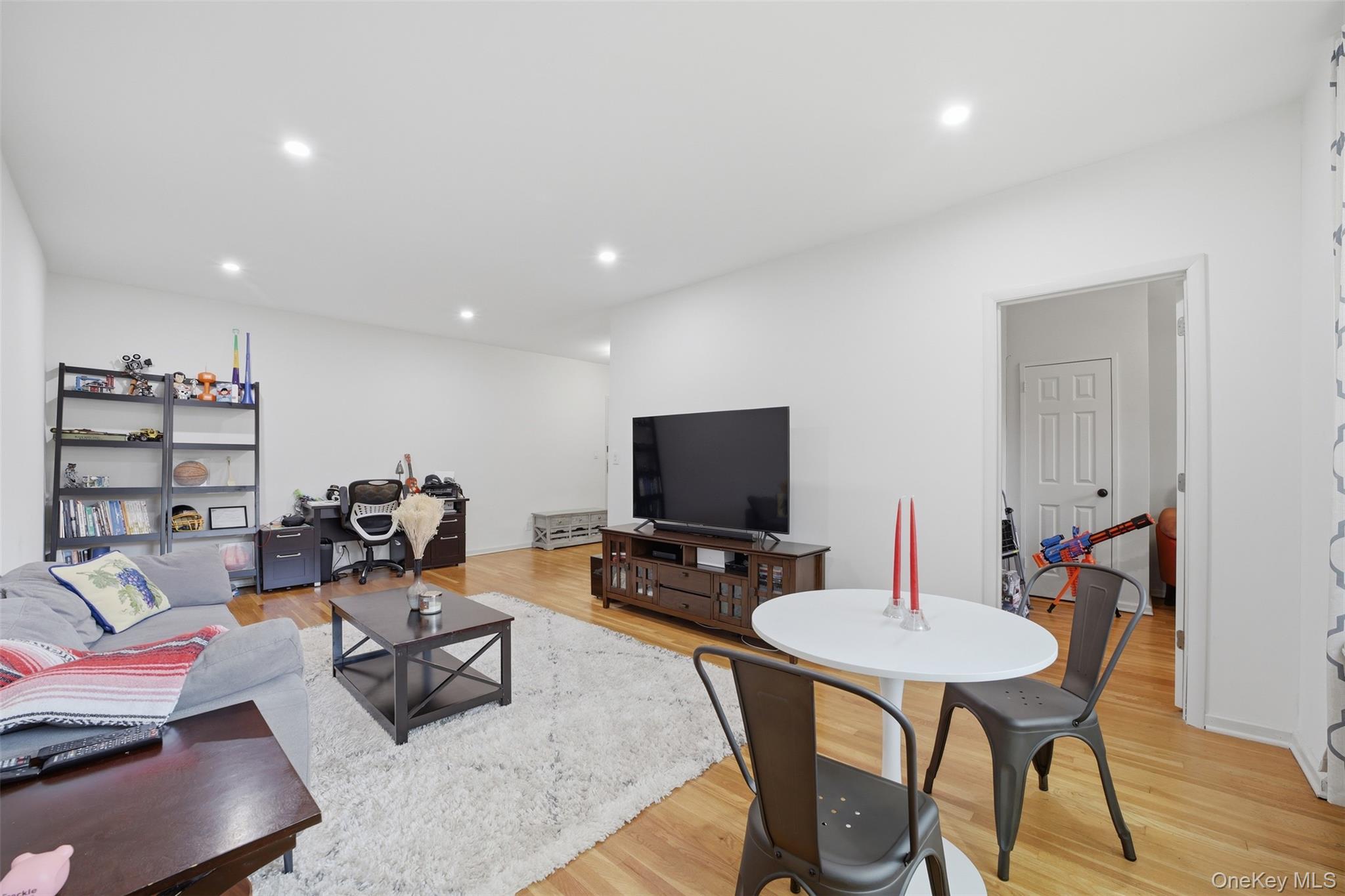 953 West Boston Post Road, Unit 3A Mamaroneck, NY 10543 - Photo 10 of 36