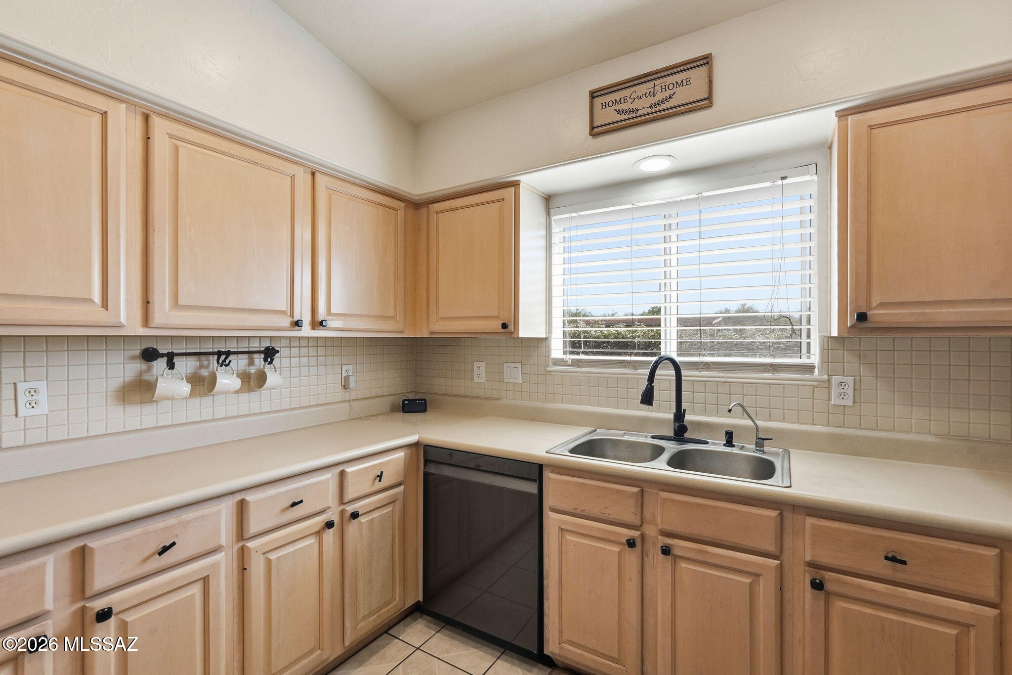 91 Círculo Cortez Rio Rico, AZ 85648 - Photo 13 of 50 Kitchen