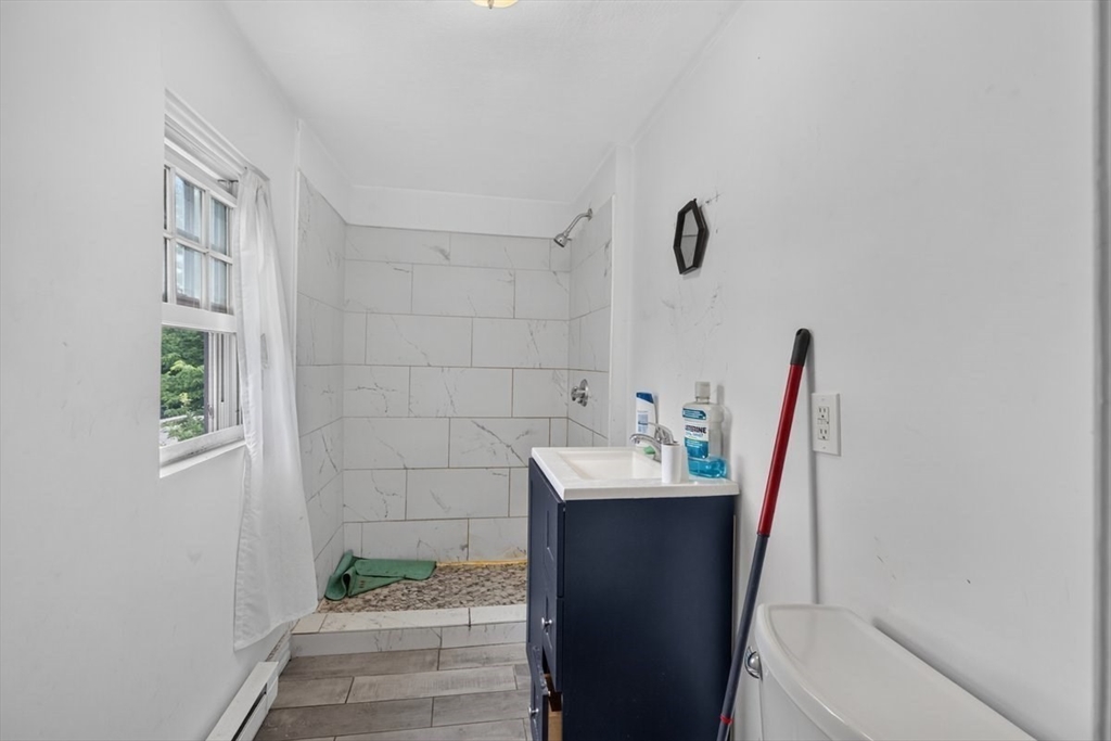 243 Central Street Springfield, MA 01105 - Photo 23 of 37