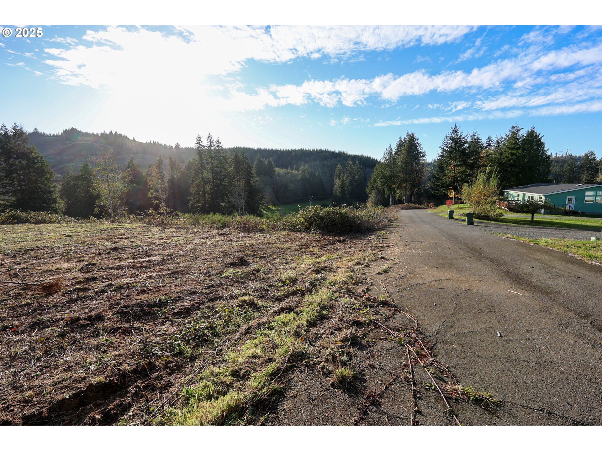16 Bartleson Road, Unit 1418 Coos Bay, OR 97420 - Photo 5 of 10 a view of an outdoor space with mountain view