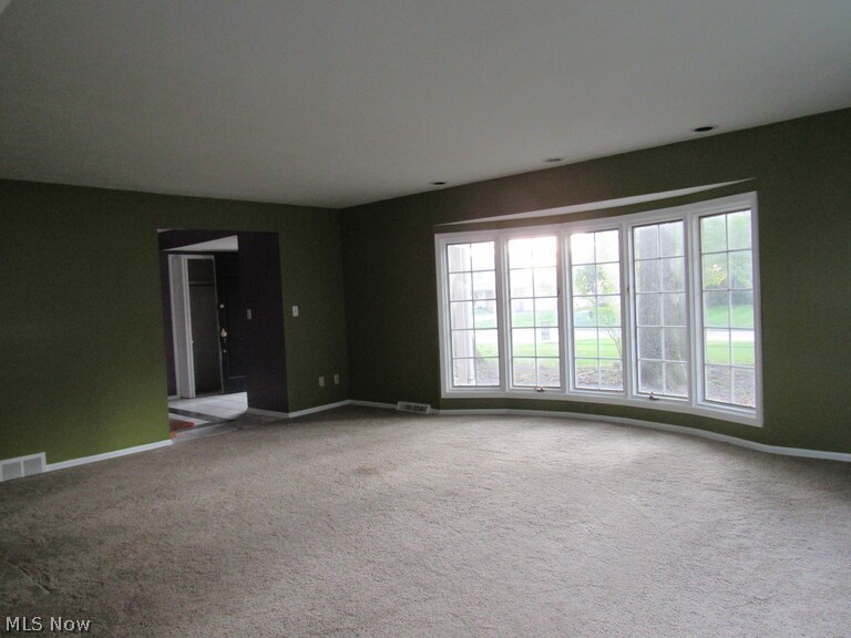 1847 Winchester Road Cleveland, OH 44124 - Photo 5 of 24 Family Room