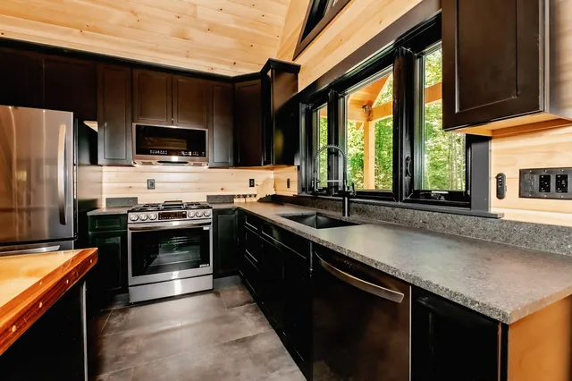 $525,000 | 9 Beechnut Ridge, Strong, ME 04983