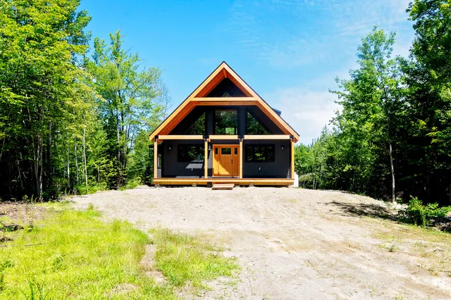 $525,000 | 9 Beechnut Ridge, Strong, ME 04983