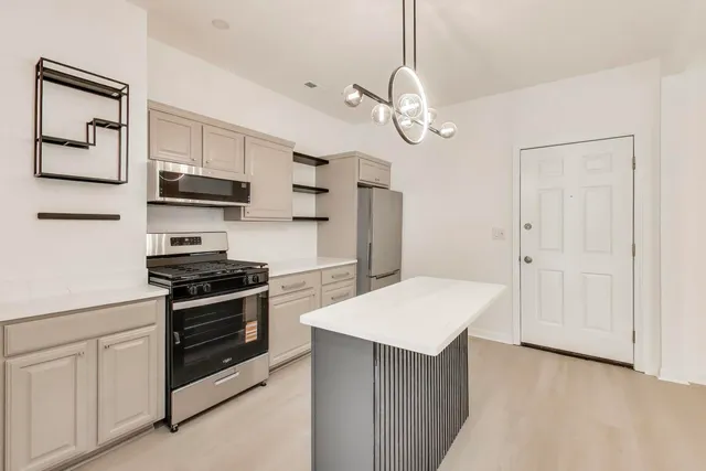 $1,700 | 912 North Ashland Avenue, Unit 3C, Chicago, IL 60622