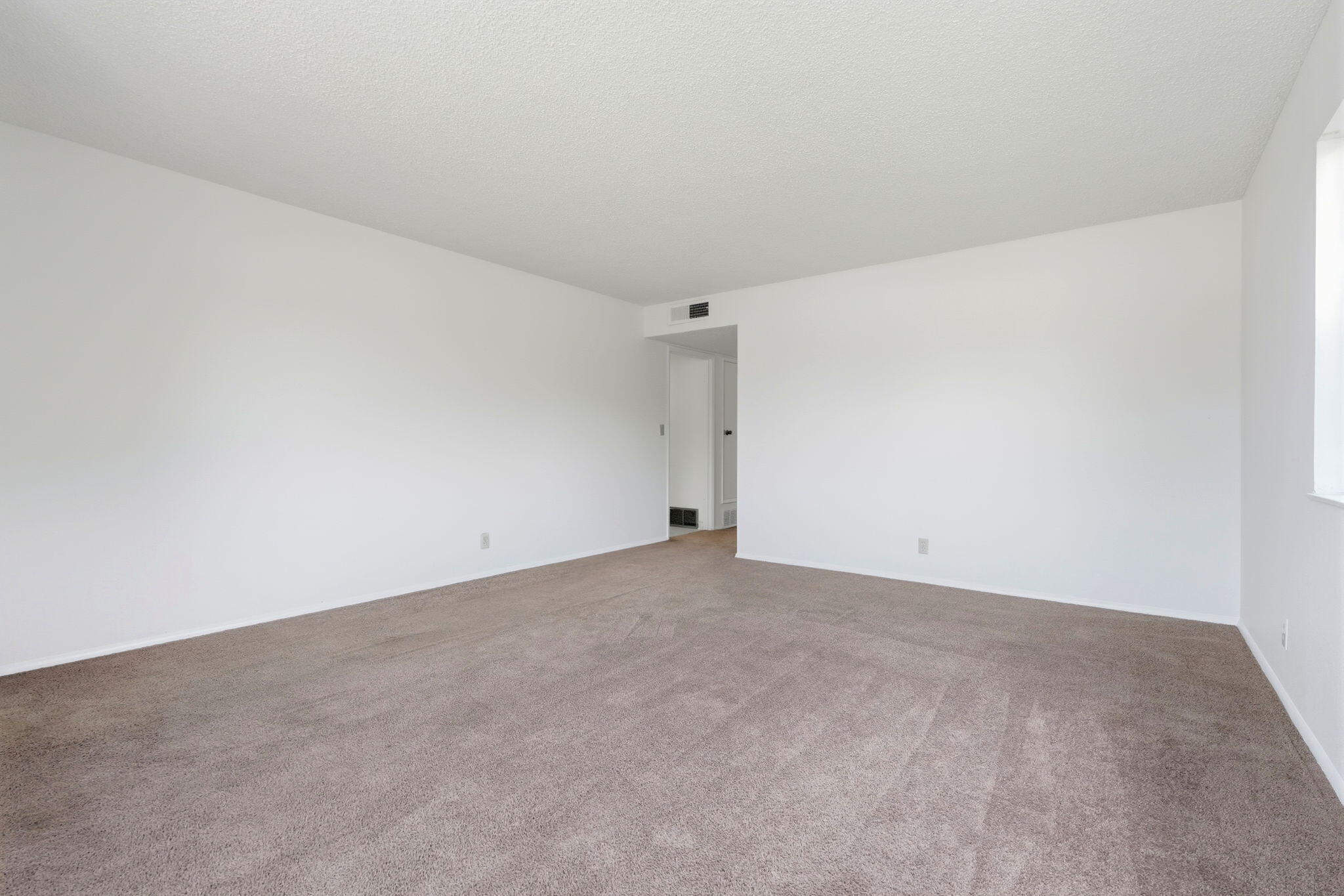 1123 East Washington Avenue Reedley, CA 93654 - Photo 19 of 54 19-1123_E_Washington_Ave_018
