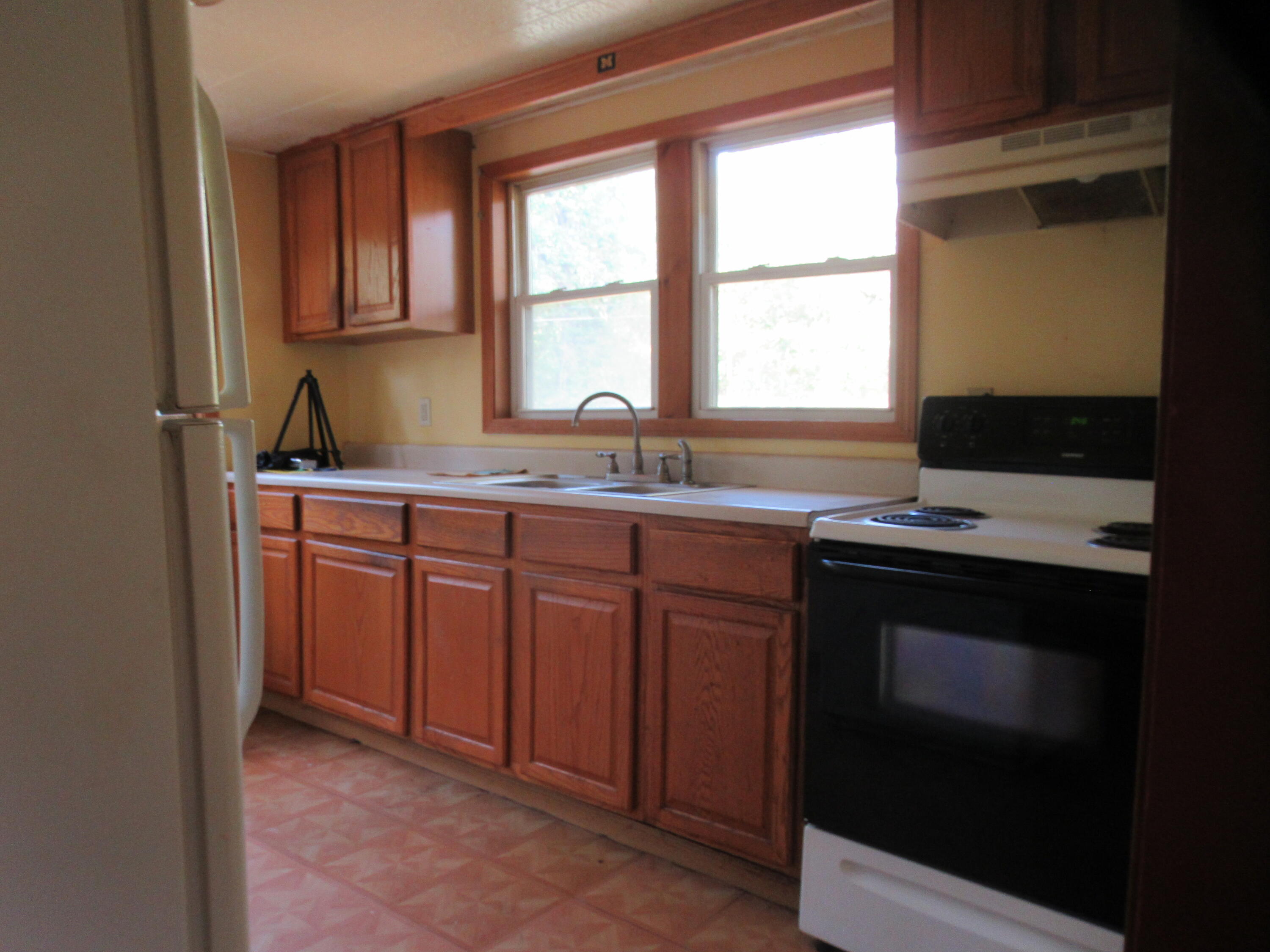 3125 Detroit Road Niles, MI 49120 - Photo 4 of 10 IMG_0153