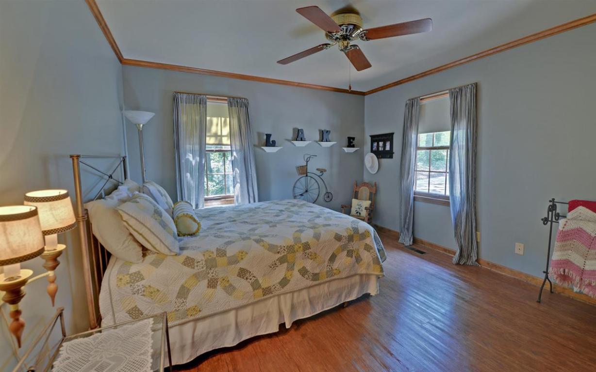 1517 Lightwood Road Hartwell, GA 30643 - Photo 12 of 26 Gallery Image 12