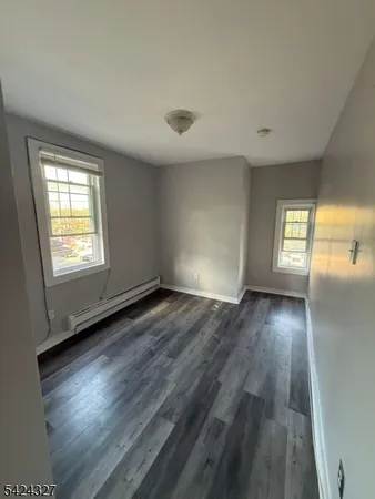 $2,300 | 276 Summer Avenue, Newark, NJ 07104